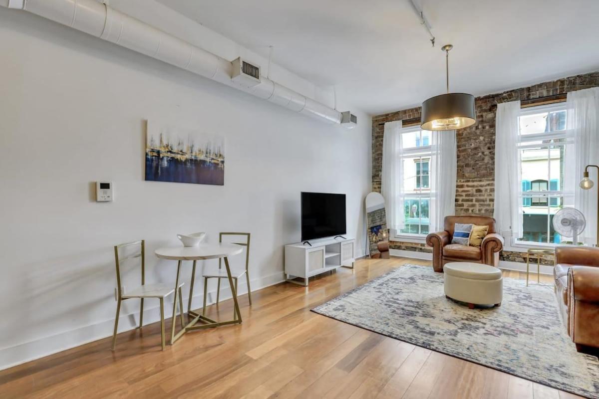 Lush Savannah Loft - Near Plant Riverside District Bagian luar foto