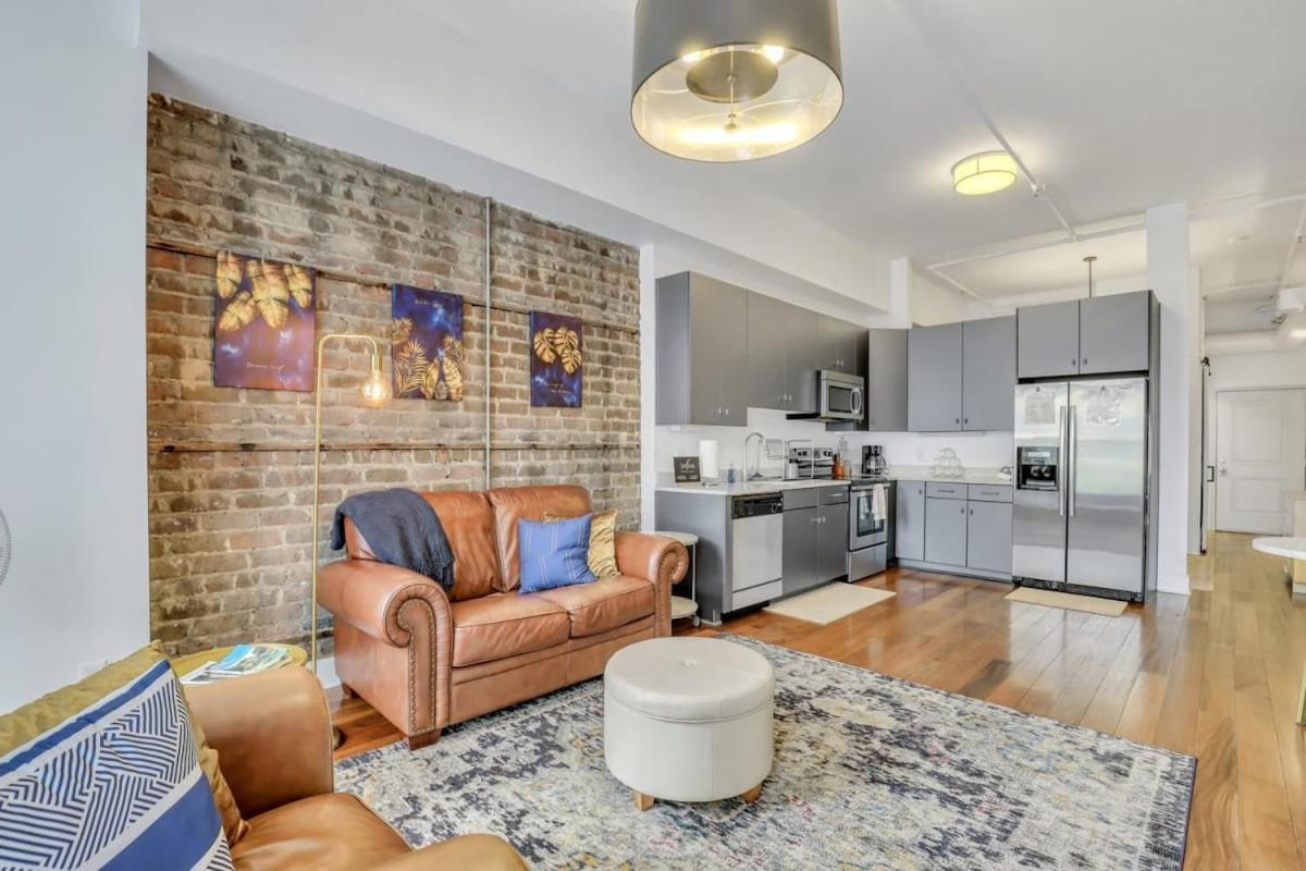 Lush Savannah Loft - Near Plant Riverside District Bagian luar foto
