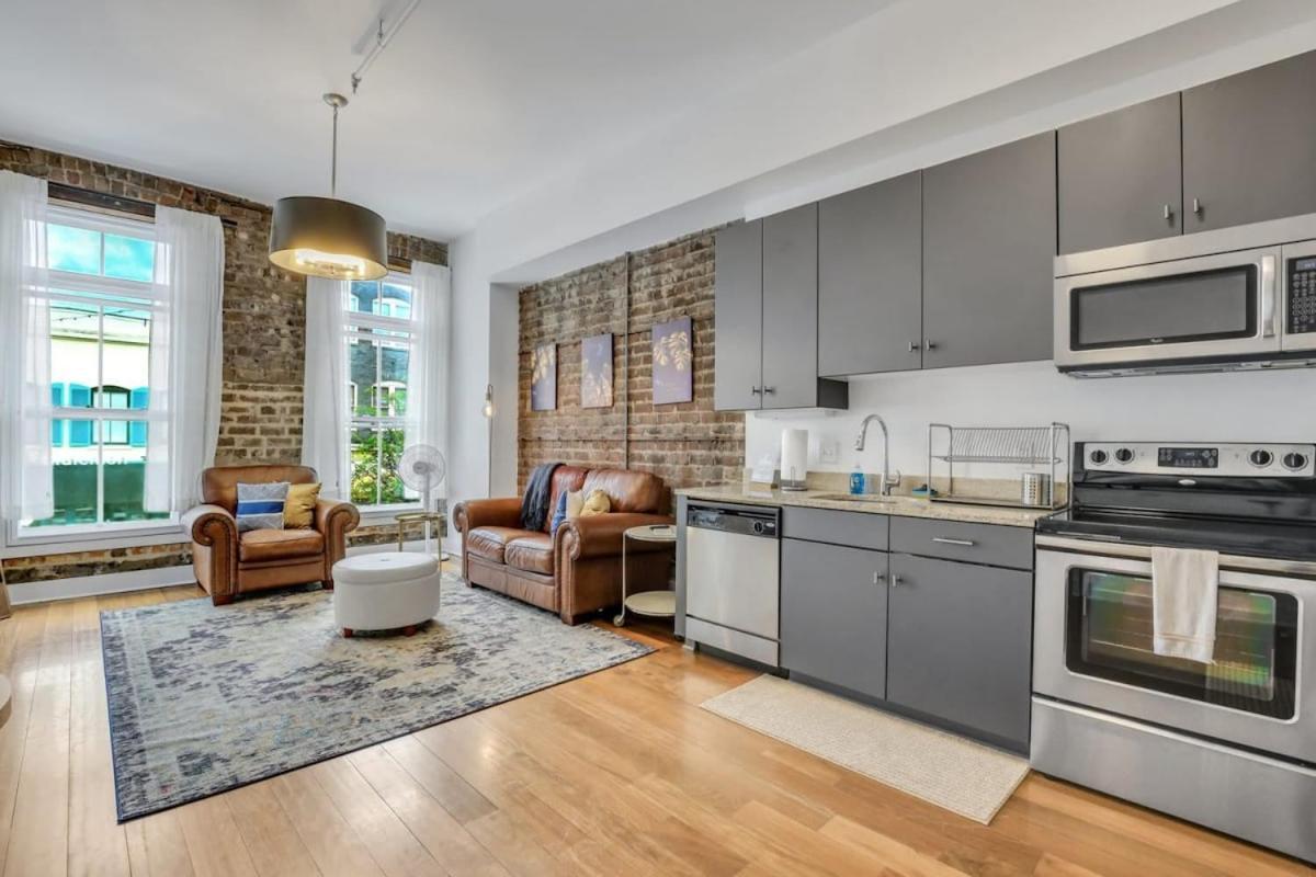 Lush Savannah Loft - Near Plant Riverside District Bagian luar foto