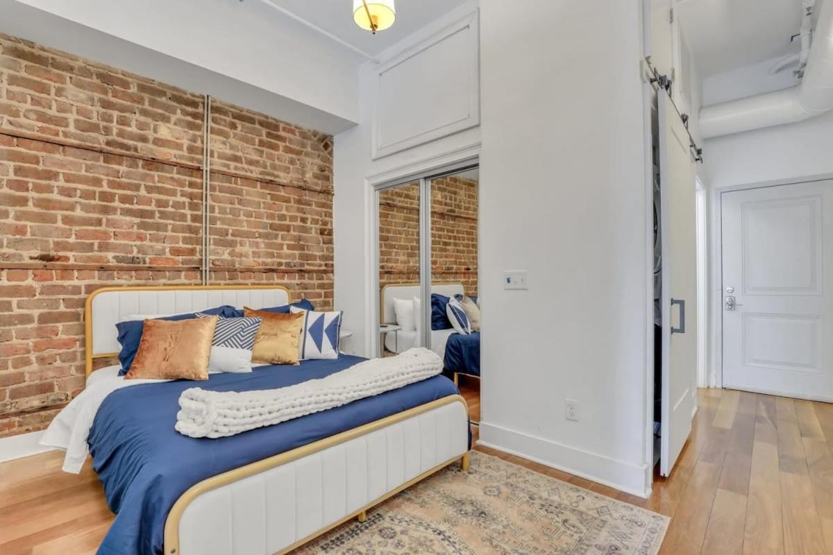 Lush Savannah Loft - Near Plant Riverside District Bagian luar foto