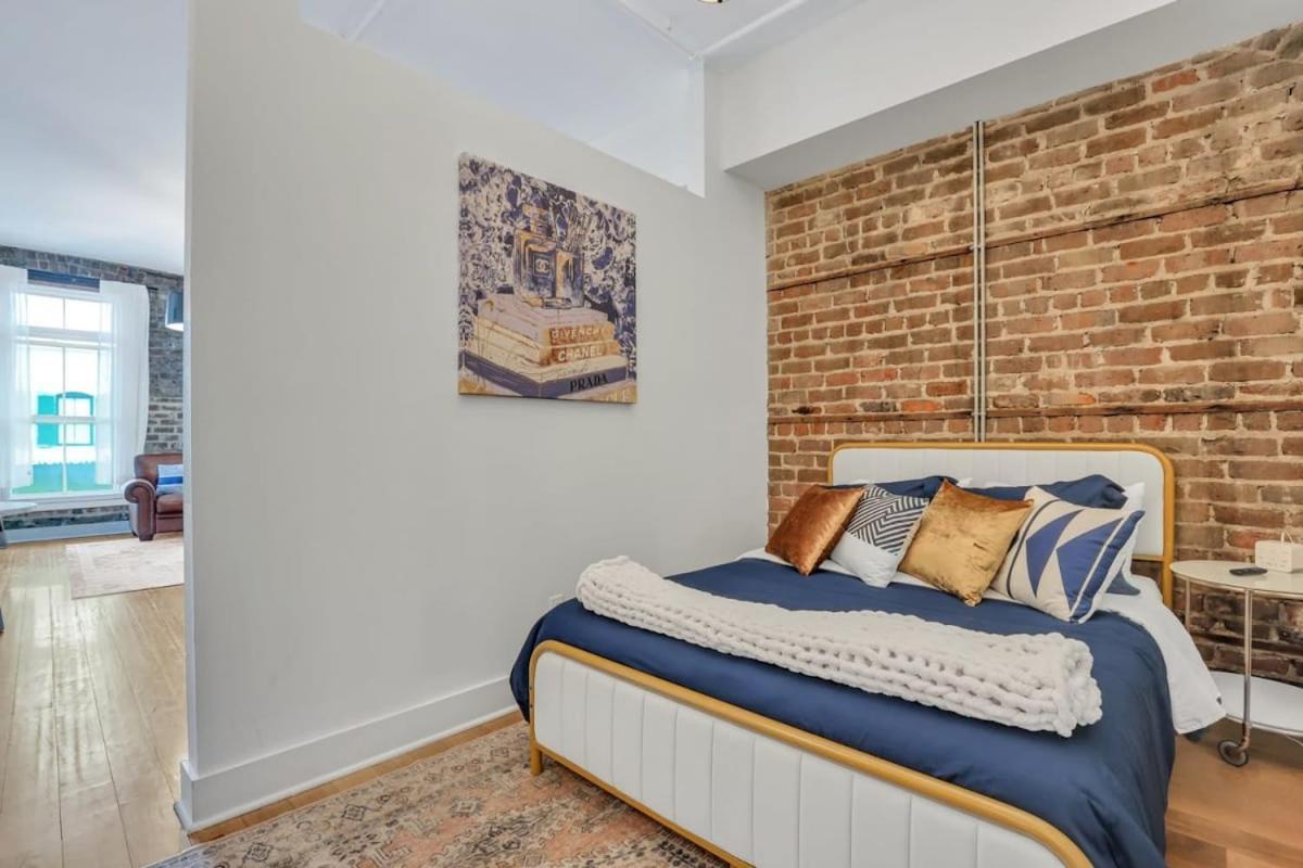 Lush Savannah Loft - Near Plant Riverside District Bagian luar foto