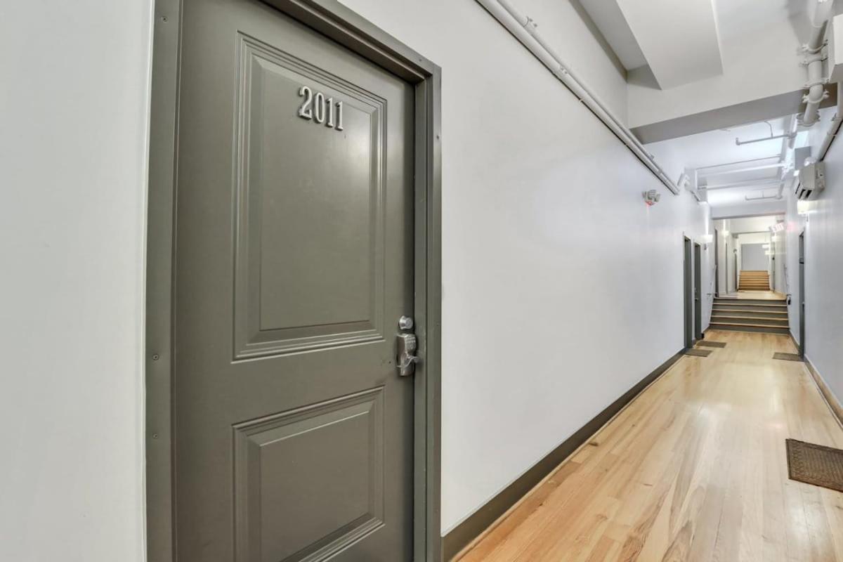 Lush Savannah Loft - Near Plant Riverside District Bagian luar foto