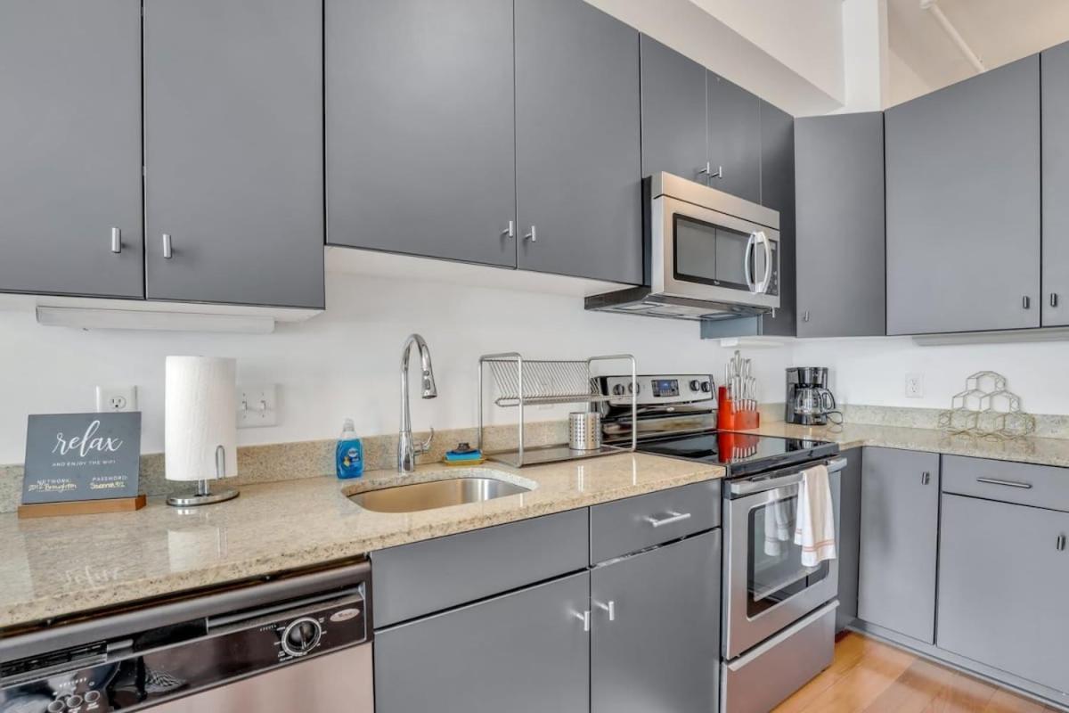 Lush Savannah Loft - Near Plant Riverside District Bagian luar foto