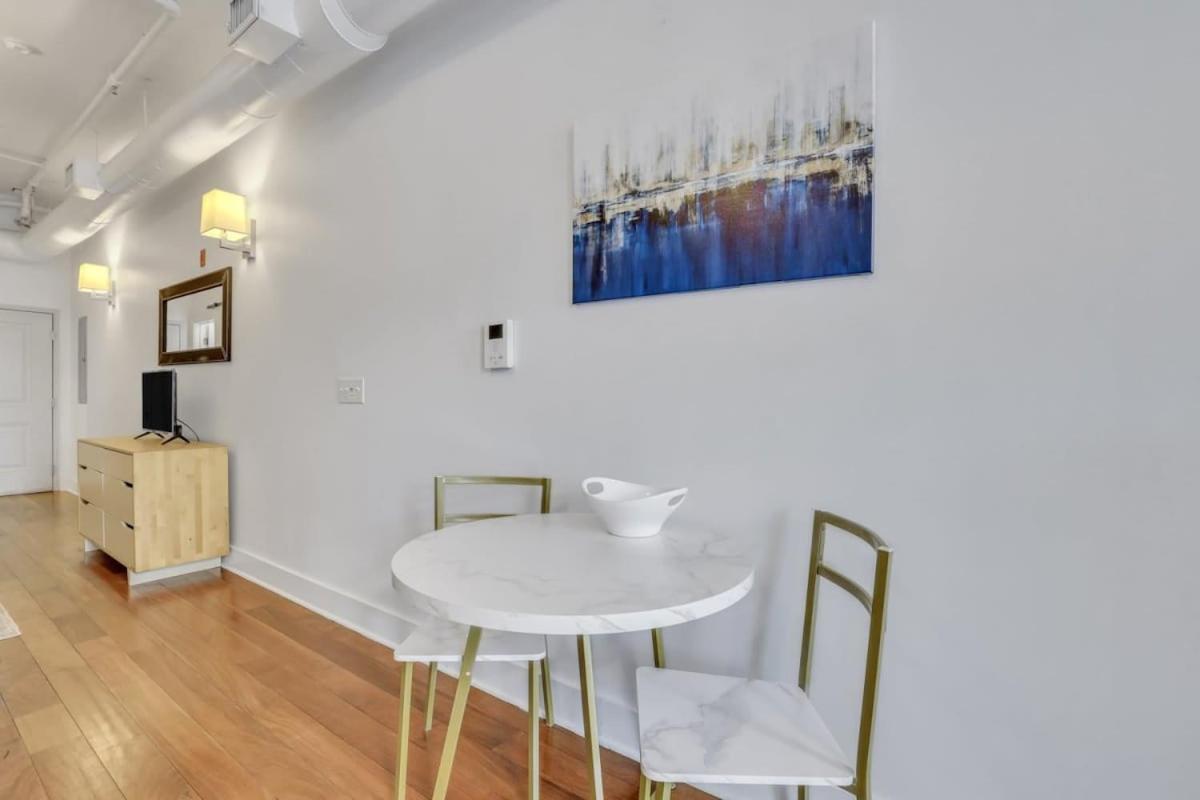 Lush Savannah Loft - Near Plant Riverside District Bagian luar foto