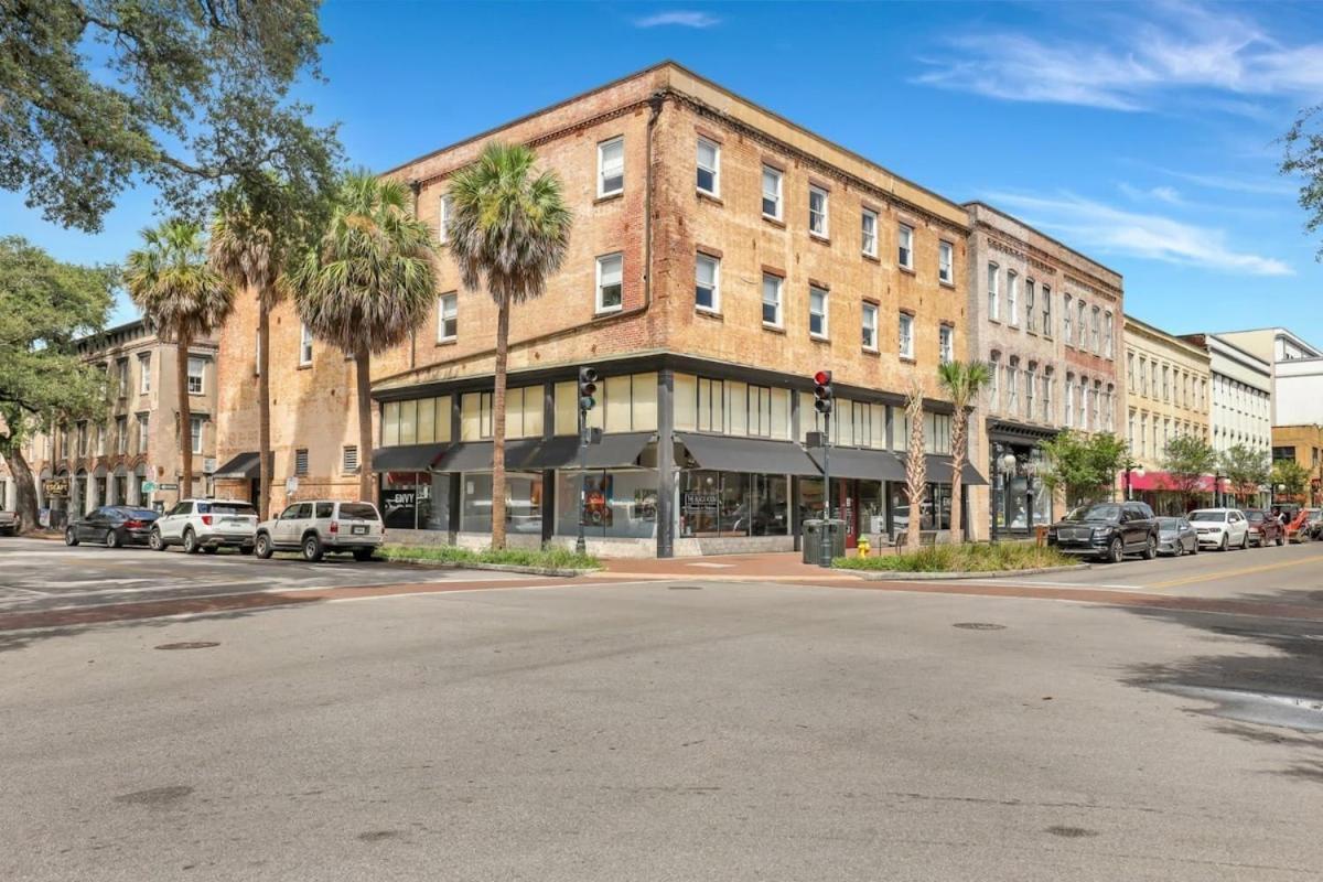 Lush Savannah Loft - Near Plant Riverside District Bagian luar foto